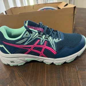 ASICS gel venture 8